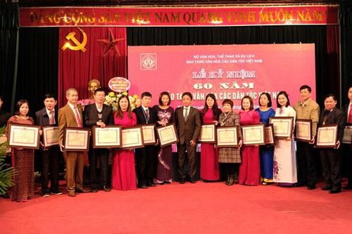 Kỷ niệm thành lập và khai trương trưng bày 'Mảnh ghép thời gian'
