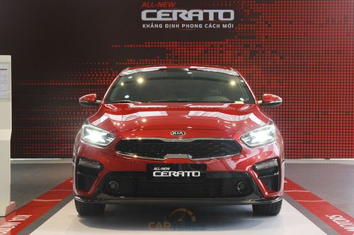 Kia Cerato dần vượt qua 'cái bóng' của Mazda3