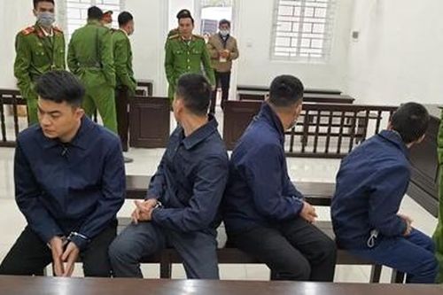 Vào tù vì cướp hàng trăm triệu đồng của con nợ cờ bạc