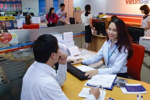 Cuối năm, ngân hàng đồng loạt giảm lãi suất cho vay