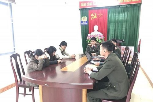 Đưa tin sai sự thật về cứu trợ lũ lụt, 4 chủ tài khoản Facebook bị xử phạt