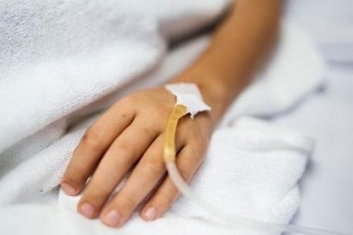 Bệnh nhi 6 tuổi than thở 'Mẹ ơi, con mệt quá', bác sĩ cũng không cấp cứu kịp vì vi khuẩn lây lan quá nhanh