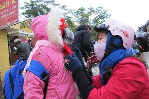 Hà Nội: Trời rét, học sinh có thể đến trường muộn