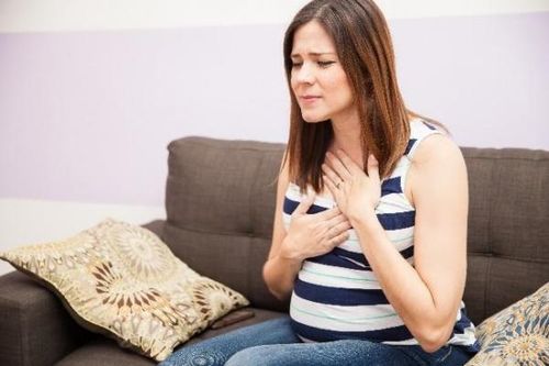 Ợ nóng và khó tiêu ở phụ nữ mang thai