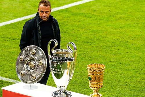 Hansi Flick trượt giải HLV hay nhất dù bằng điểm Klopp