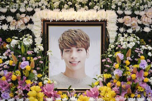Tưởng nhớ Jong Hyun (SHINee)