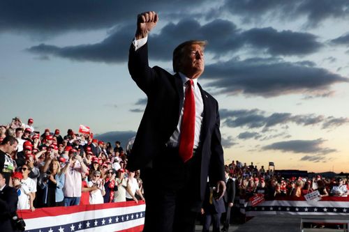 Tổng thống Trump tung đòn trừng phạt Trung Quốc vào cuối nhiệm kỳ