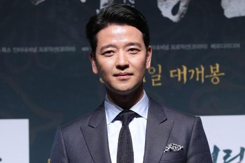 Bae Soo Bin chia tay vợ sau 6 năm chung sống