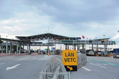 Thấy gì từ việc Bộ Giao thông Vận tải 'nhắc' ba địa phương về tiến độ thu phí không dừng?