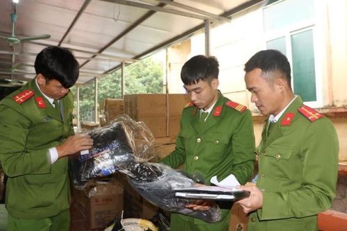 Thu giữ hơn 2.000 sản phẩm không rõ nguồn gốc ở Vĩnh Phúc