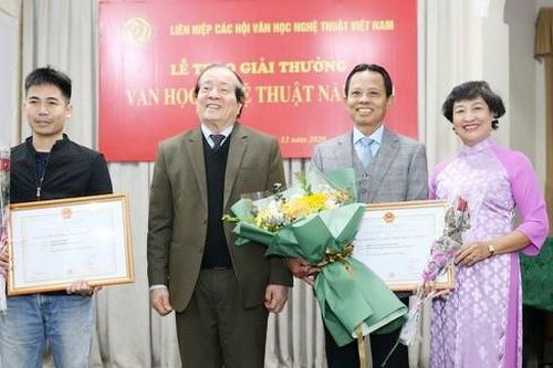 Trao nhiều giải thưởng văn học nghệ thuật năm 2020