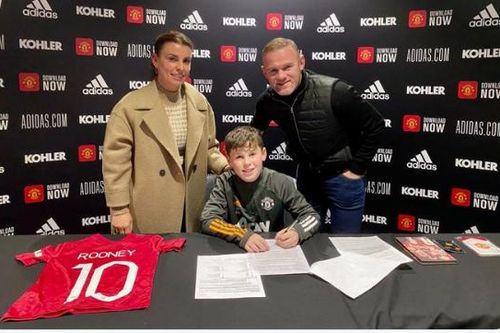 Man Utd ký hợp đồng với truyền nhân của Wayne Rooney