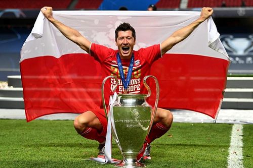 ĐỒ HỌA: Lewandowski thắng tuyệt đối Messi và Ronaldo