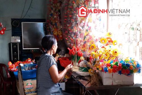 Làng hoa giấy 300 năm tuổi nhộn nhịp chuẩn bị hàng bán Tết Nguyên đán