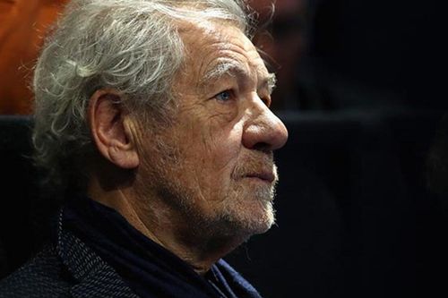 'Thật phấn khởi': Cảm xúc của nam diễn viên Ian McKellen khi nhận được liều vắc xin ngừa COVID-19