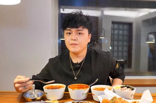 Review món ăn sai sự thật, YouTuber nổi tiếng khiến quán ăn đóng cửa oan