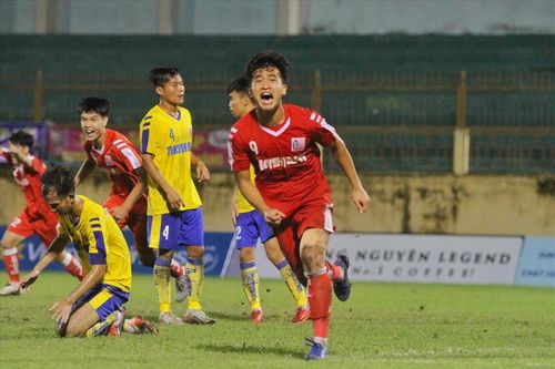 'Vua của vua' có cản được tân vương