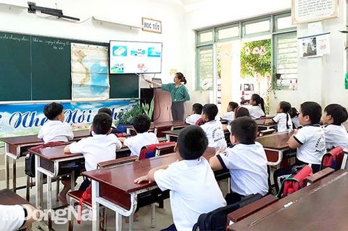 Giáo viên chủ nhiệm, muôn việc phải 'ôm'