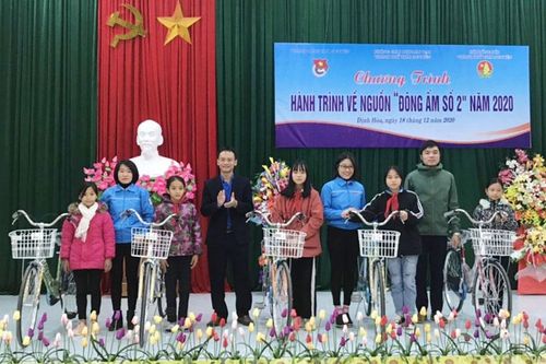 Nhiều hoạt động tình nguyện ý nghĩa