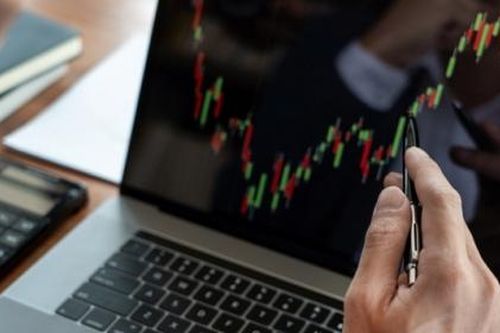 Điều gì giúp VN-Index vẫn khởi sắc ngay trong mùa dịch covid-19?