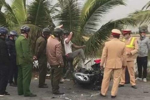 Gây tai nạn còn ngông nghênh đạp xe trước mặt công an, thách thức 'đủ chưa anh'