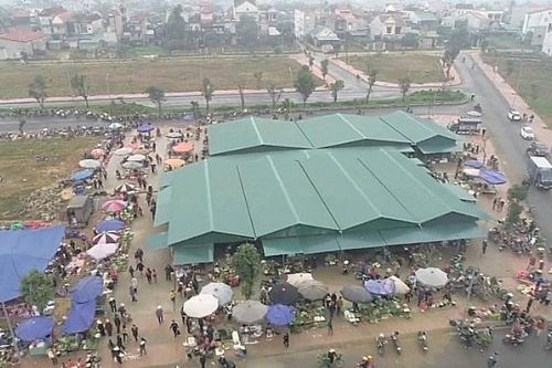 Hà Tĩnh: Tháo dỡ chợ xây trái phép tại Trung tâm thương mại Phú Nhân Nghĩa