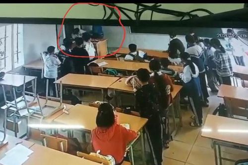 Xác minh nam phụ huynh xông vào trường đấm đá liên tiếp học sinh lớp 6