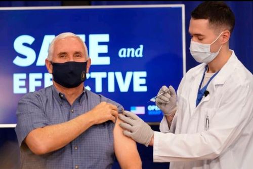 Mỹ truyền hình trực tiếp Phó Tổng thống Mike Pence tiêm vaccine COVID-19