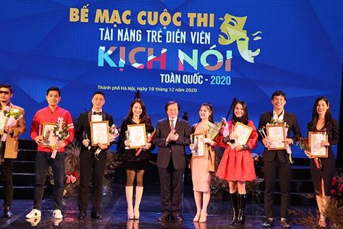 Trao 9 HCV và 15 HCB cuộc thi Tài năng trẻ diễn viên Kịch nói - 2020
