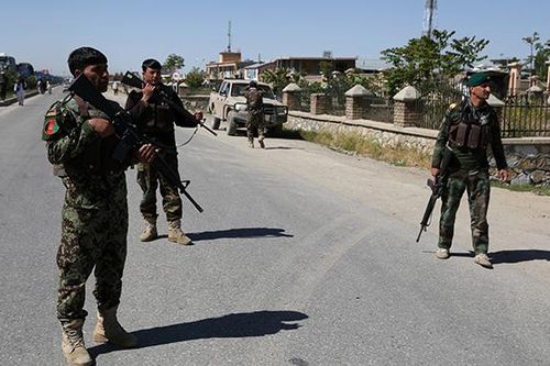 Căn cứ không quân của Mỹ ở Afghanistan bị tấn công bằng tên lửa