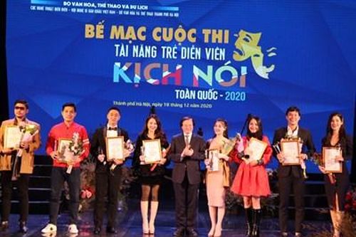 Trao 24 huy chương tặng các tài năng trẻ kịch nói xuất sắc