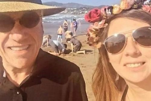 Covid-19: Khoe ảnh selfie trên bãi biển, Tổng thống Chile bất ngờ bị xử phạt nặng... vì không đeo khẩu trang