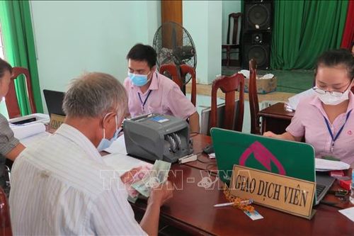 Chuyển đổi số và câu chuyện 'đến với người nghèo'