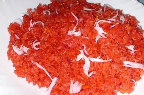 Cách nấu món xôi gấc trộn dừa sợi đơn giản cho bữa sáng cuối tuần