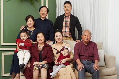 Gia đình Quốc Cơ - Hồng Phượng chụp ảnh Giáng sinh