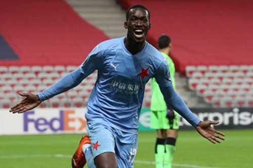 Arsenal săn lùng Abdallah Sima