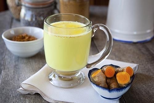 Cách pha sữa nghệ mật ong để thưởng thức, giúp bạn tràn đầy năng lượng