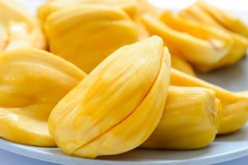 Làm sao để phân biệt mít chín tự nhiên và mít tiêm hóa chất?