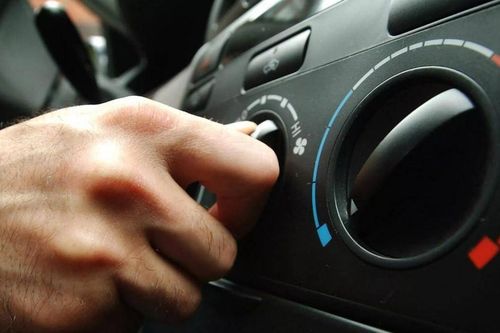 Trời rét đậm nên chỉnh điều hòa ô tô ở mức bao nhiêu độ?