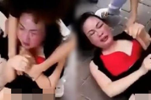 Phá hoại hạnh phúc gia đình người khác, 'tiểu tam' bị 13 người lột đồ đánh ghen giữa đường