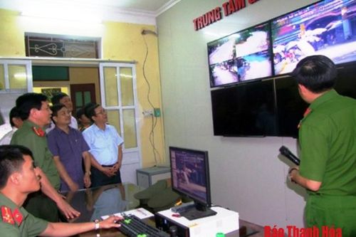 Không ỷ mạnh để làm thay pháp luật