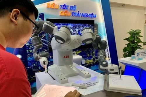 Không cần đổi sim vẫn trải nghiệm sóng 5G Vinaphone tại nhiều địa điểm ở Hà Nội và TP.HCM