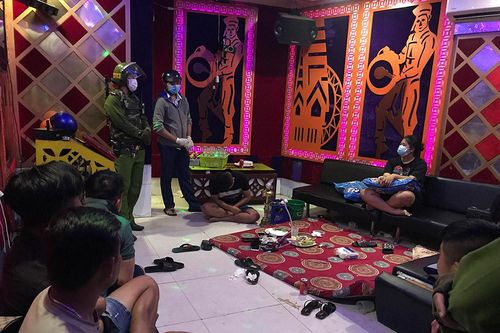 An Giang: Tiếp tục phát hiện 19 nam, nữ có mặt tại Karaoke Gold Star dương tính với chất ma túy