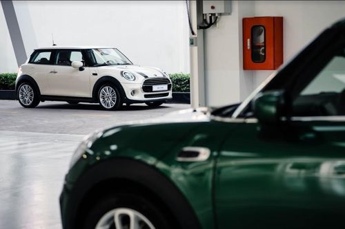MINI Cooper 3 cửa và One 5 cửa mới cập bến Việt Nam