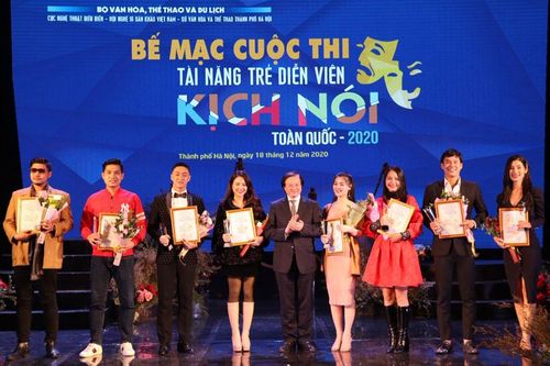 Trao 24 huy chương cho các tài năng trẻ diễn viên kịch nói toàn quốc