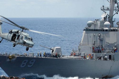 Tàu chiến, máy bay Trung Quốc bám đuôi chiến hạm Mỹ