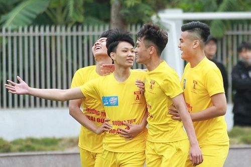 Loạt trận 10h sáng 20-12