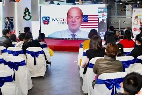 Học sinh Việt Nam tham gia chương trình phổ thông Mỹ qua lớp học tương tác online