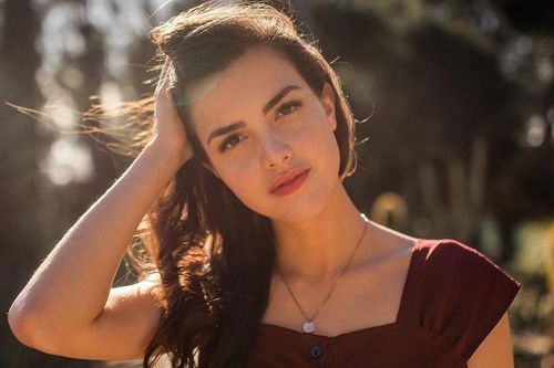 Nữ kỳ thủ nổi tiếng xinh đẹp, vô địch lần đầu năm 8 tuổi