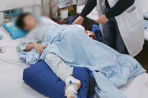 Cho tay vào máy giặt, bé trai bị đứt lìa ngón trỏ